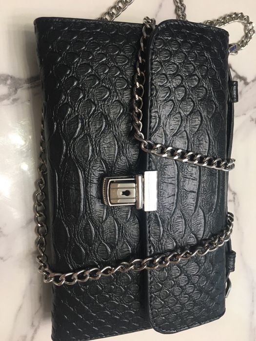 Стильный  минималистичный кожанный клатч