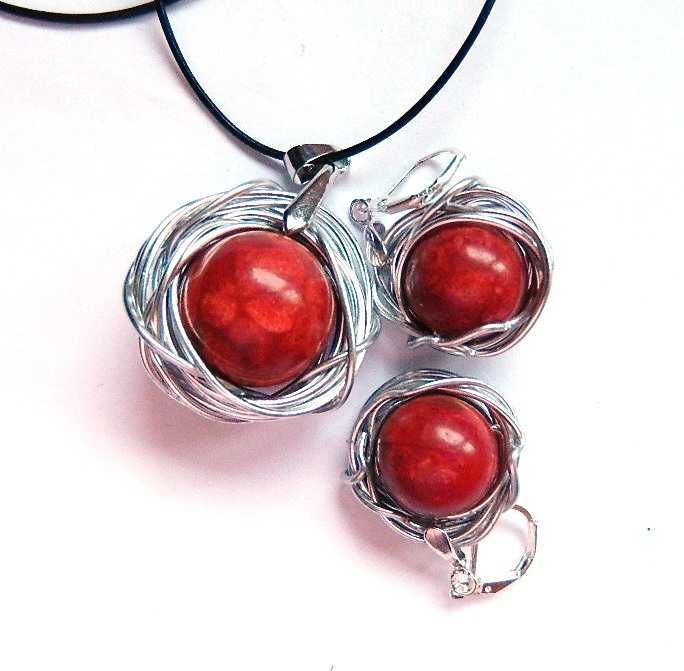 Korale w drucie, niespotykana biżuteria, zestaw unikatowej biżuterii