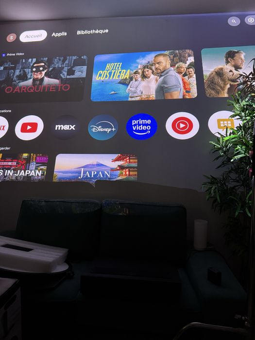 Projector formovie , projector a laser