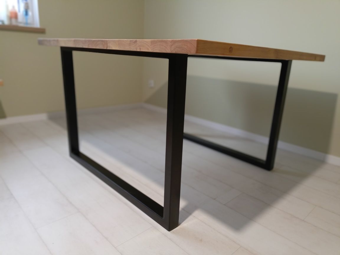 Stół metalowo-drewniany