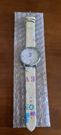 Relógio bracelete colorida