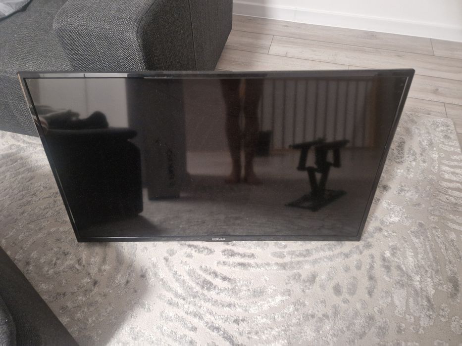 Telewizor 42 wraz z stelarzem
