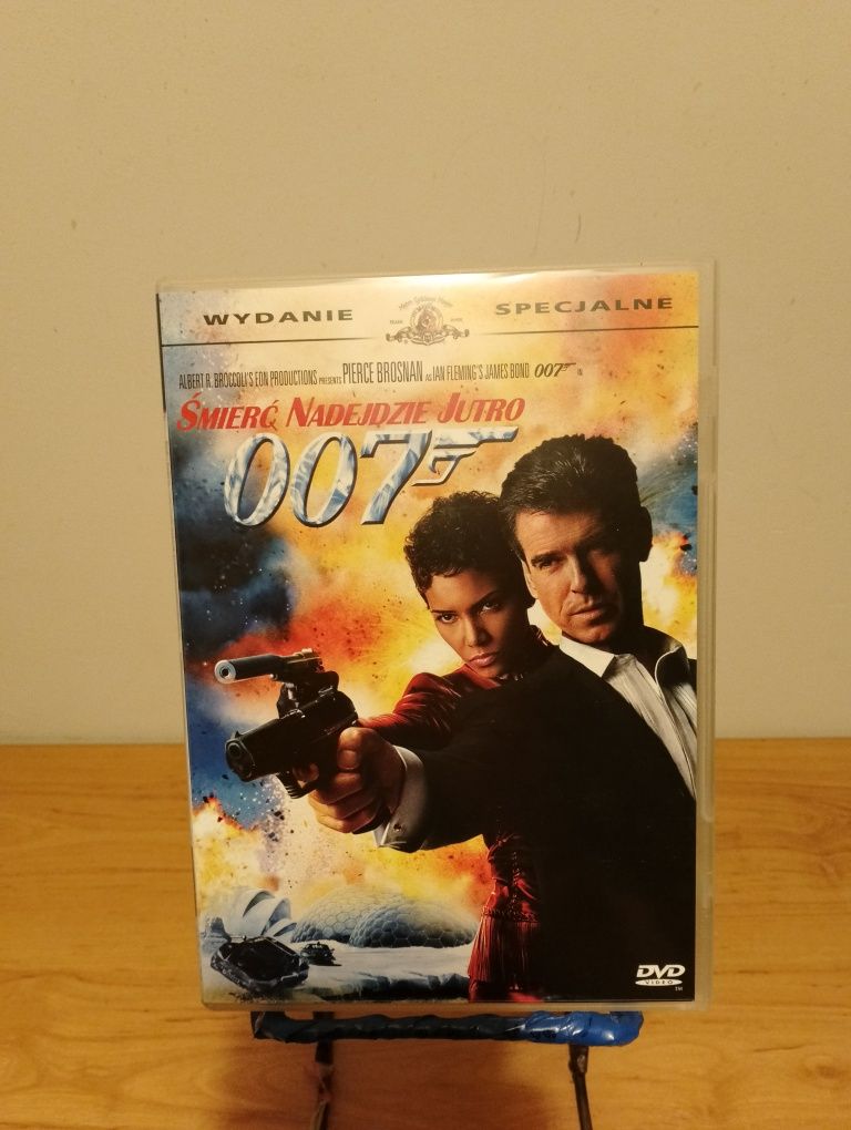 Nowa DVD płyta James Bond 007 "Die another day"