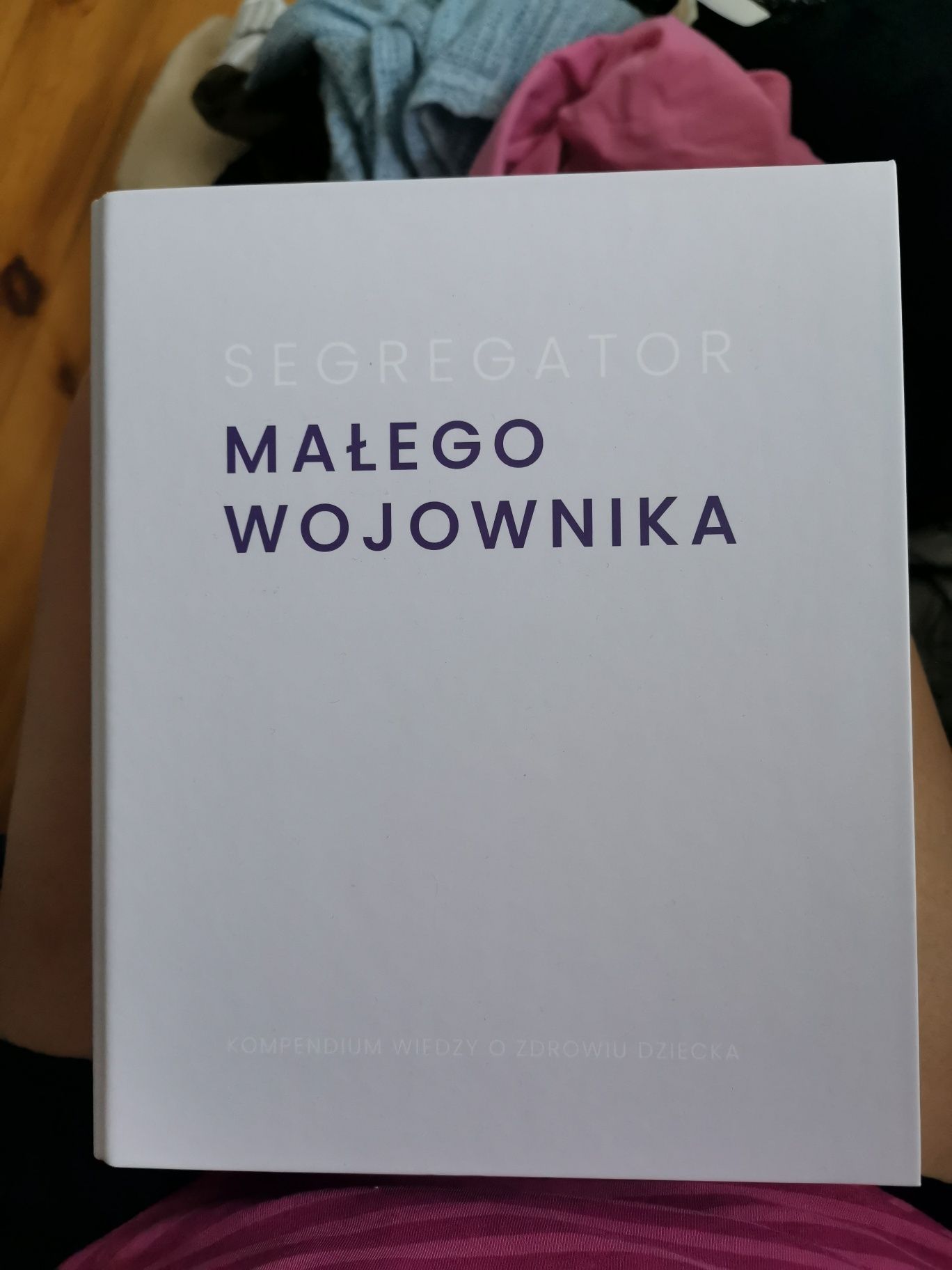 Segregator małego wojownika Roger Publishing Mamaginekolog wcześniak