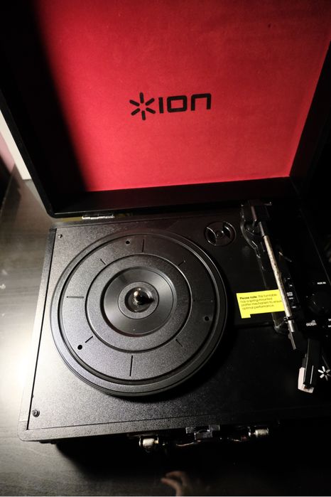 Gira Discos mala ION