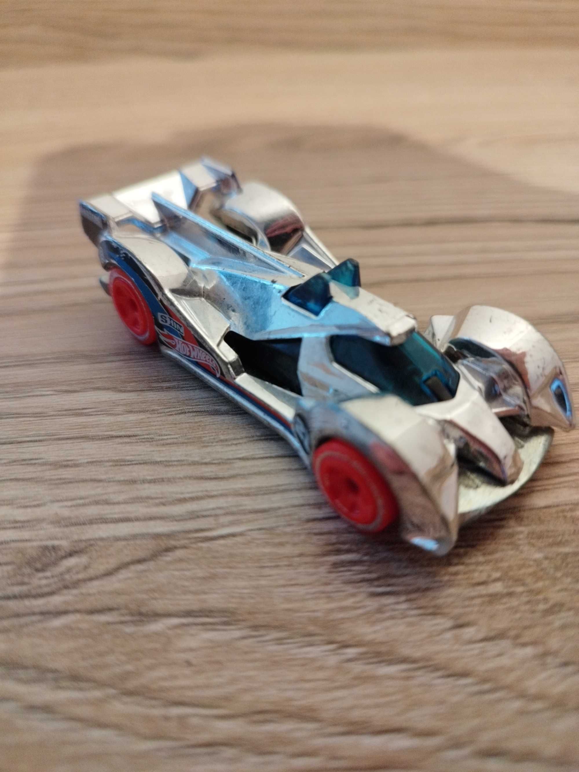 Sprzedam 8 fajnych modeli aut Hot Wheels!