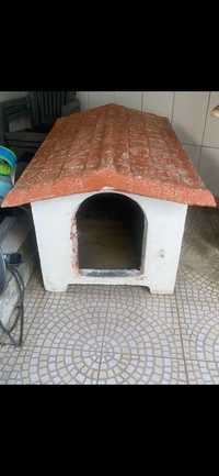 Vendo com alguma urgência casa/barraca espaçosa para animal