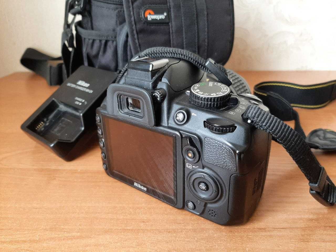 Продам фотоапарат Nikon 3100