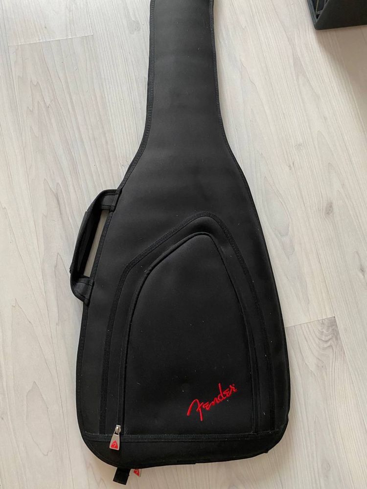 Электрогитара Fender