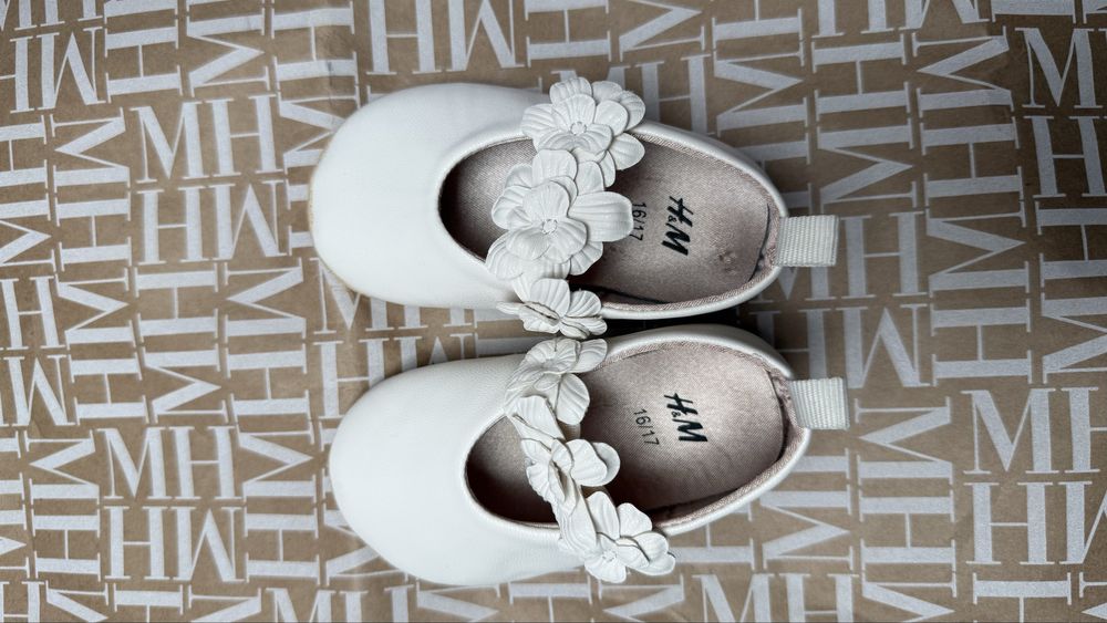 Kremowe ecru beżowe balerinki baleriny niemowlęce H&M 16/17