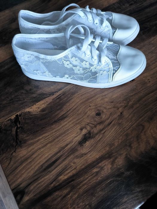 Tenisówki ślubne białe z koronki