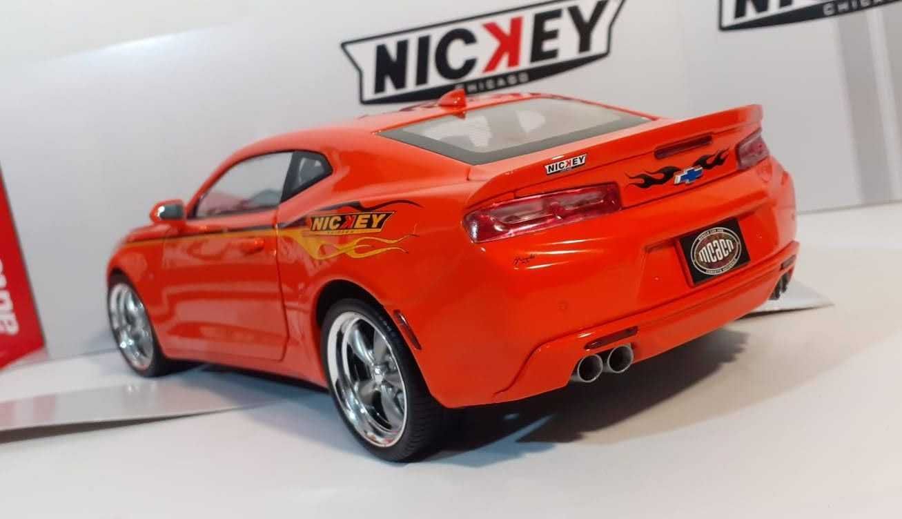 1/18  Chevrolet Camaro MCACN & NICKEY - AutoWorld