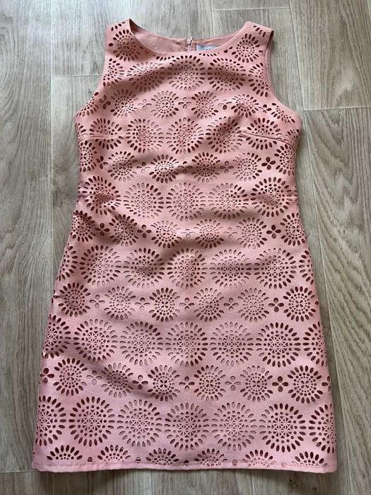 Шикарне нарядне плаття/сукня 42-44р,пудровий колір,перфорація