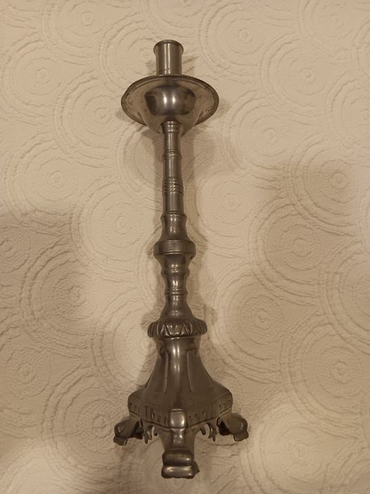 Castiçais em estanho