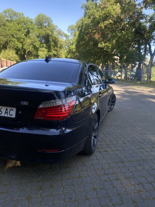 BMW e60 2.5 benz rest