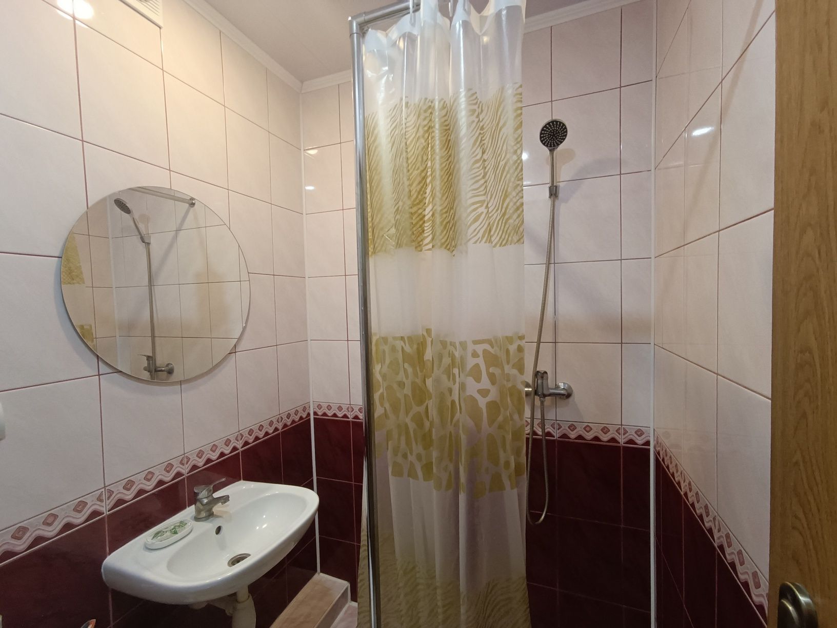 Гарячі пропозиції! Квартира, студіо, номери, кімнати, будинок Східниця