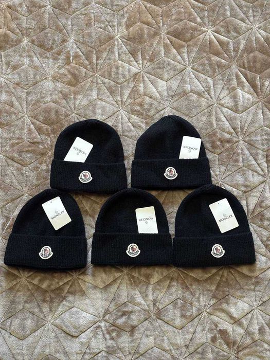 Шапка Moncler 1в1