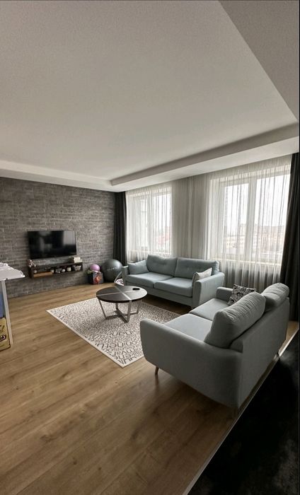 Оренда, просторої квартири в новобудові, центр міста, євроремонт