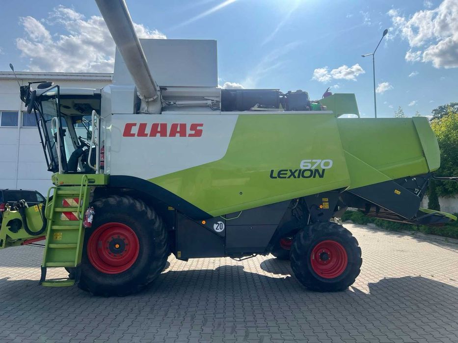 Зернозбиральний комбайн Claas Lexion 670
