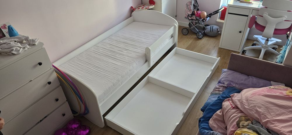 Łóżko 180x80 z materacem