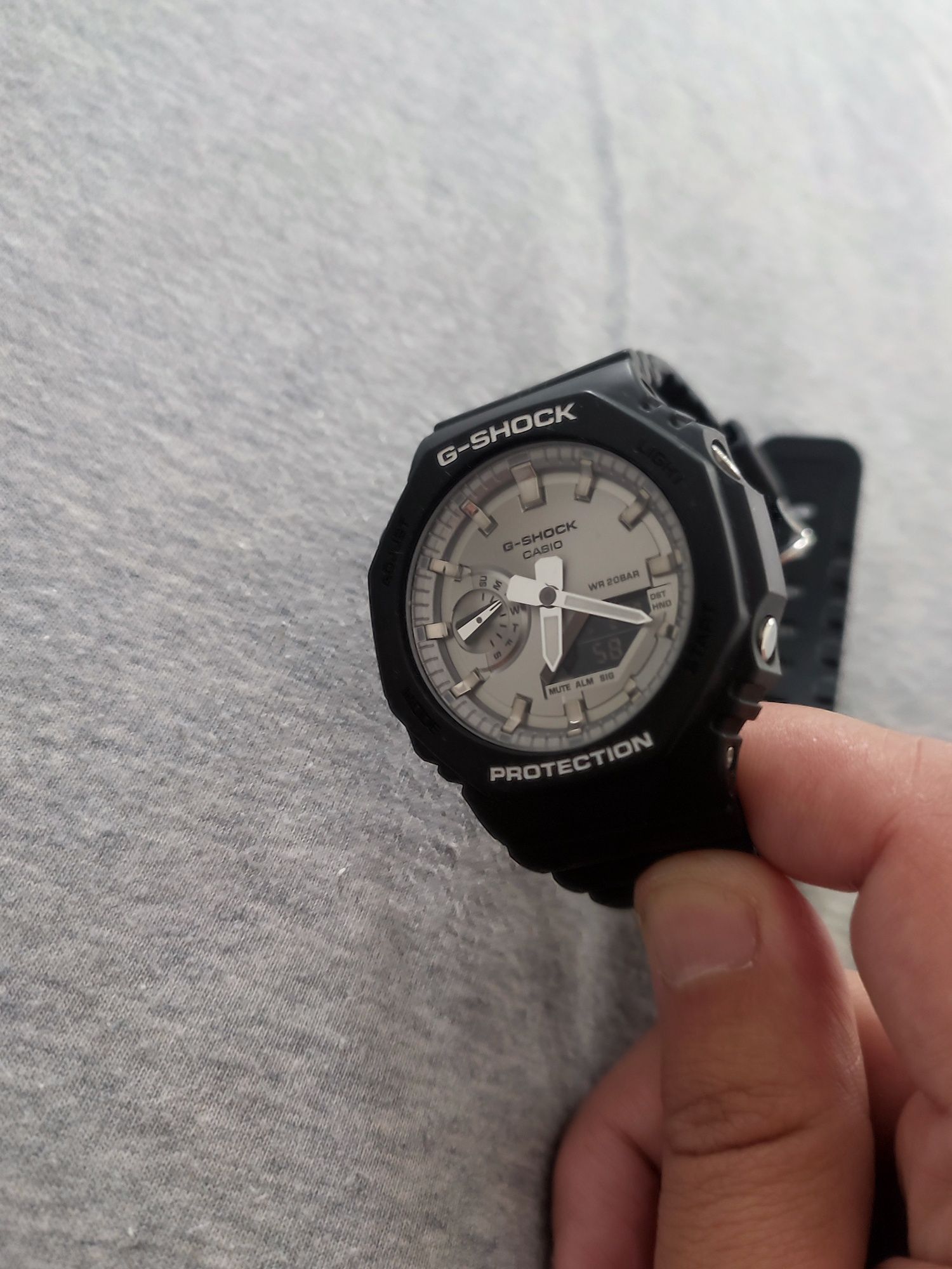 Casio G-SHOCK GA-2100SB