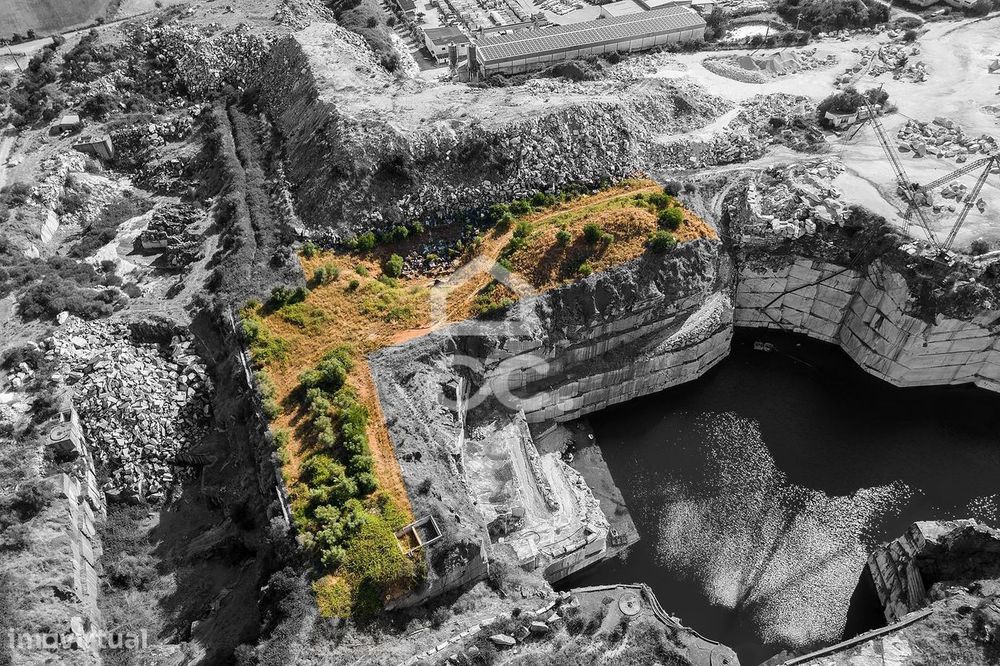 Terreno Industrial para Investimento | Pedreira Desativada em Olival d