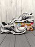 Кросівки New Balance 860v2 біло-чорні демісезон розпродаж