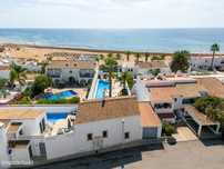 Magnífica Propriedade Com 2 Moradias E Vista Para O Mar À Venda Na Pra