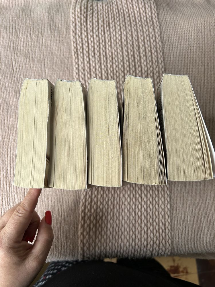 Ірина Лобусова 5 книг -детективів серія Ретроміні. Ціна за всі книги.