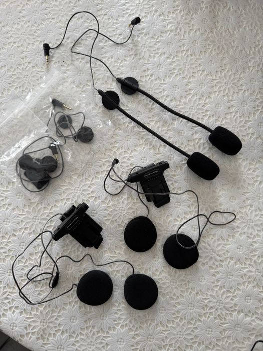 Auriculares para capacete