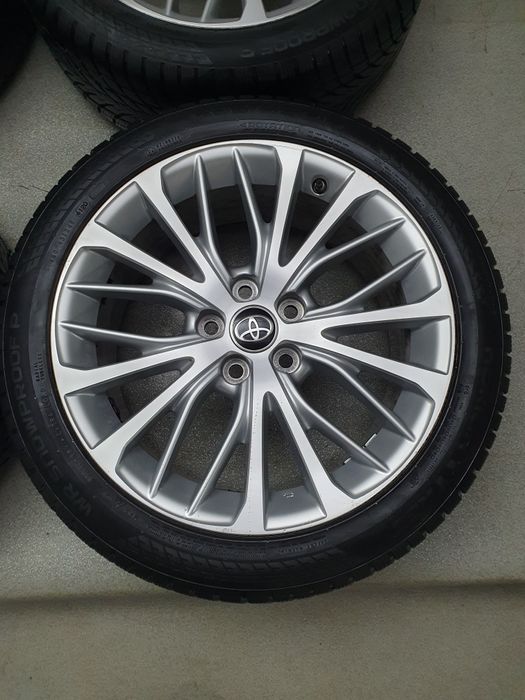 Продам комплект дисків 5х114,3 з шинами NOKIAN TYRES 235/45/R18