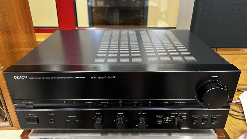 Amplificador DENON 880R