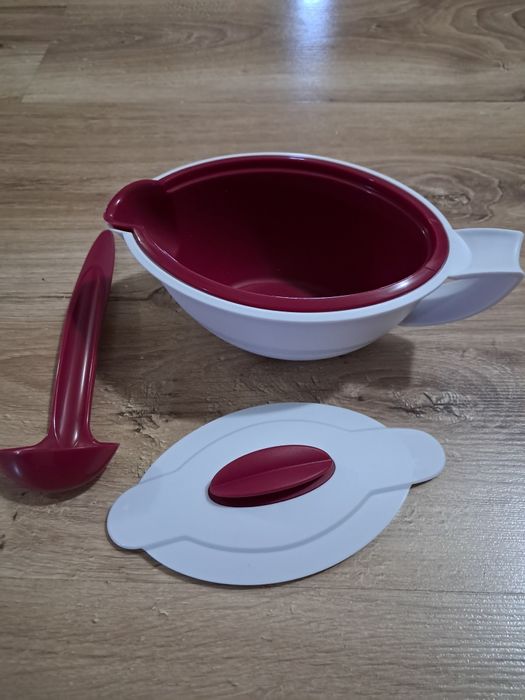 Tupperware sosjerka z łyżką nowa