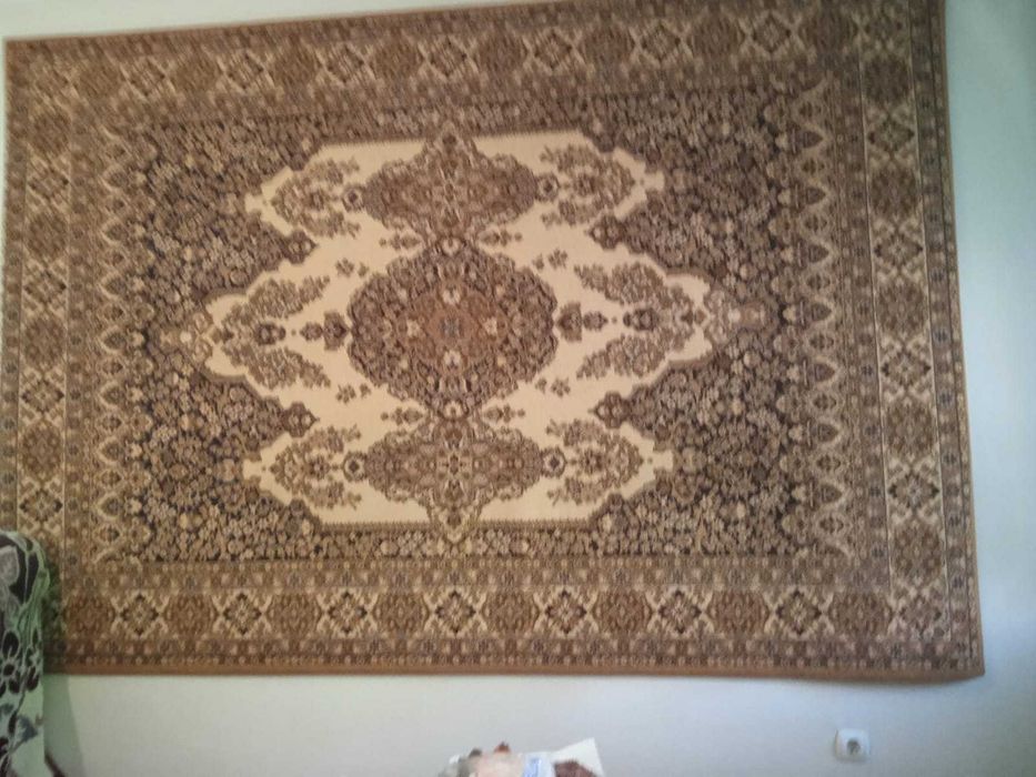 Продам Килими у гарному стані