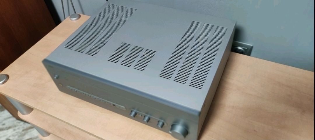 Усилитель NAD c372   2*170w с пультом