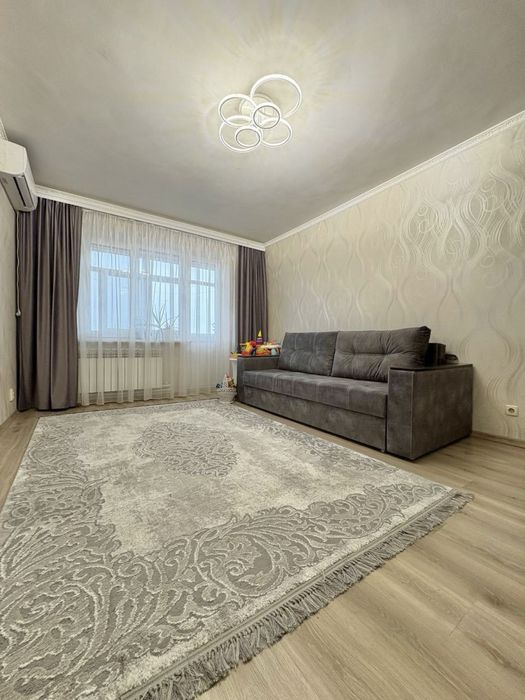 Продам КРУТЕЗНУ 2-кімнатну квартиру