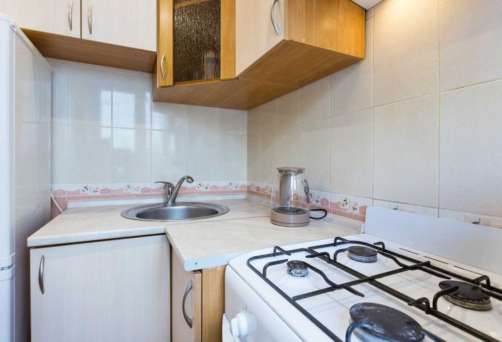 2к Центр Бульвар Лесі Українки 16 Олександрівська лікарня подобово