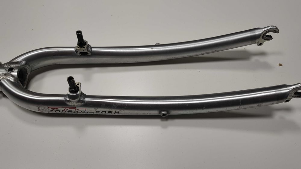 Lekki sztywny widelec aluminiowy piwoty 1 1/8" 28" 700 29" 650g