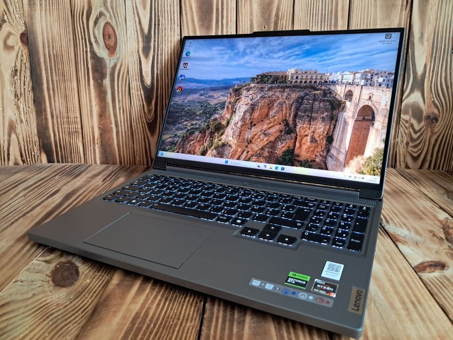 RTX 4070 8gb 140w + R7 7435HS • Lenovo Legion 16" 165hz 2k  • 16gb/512