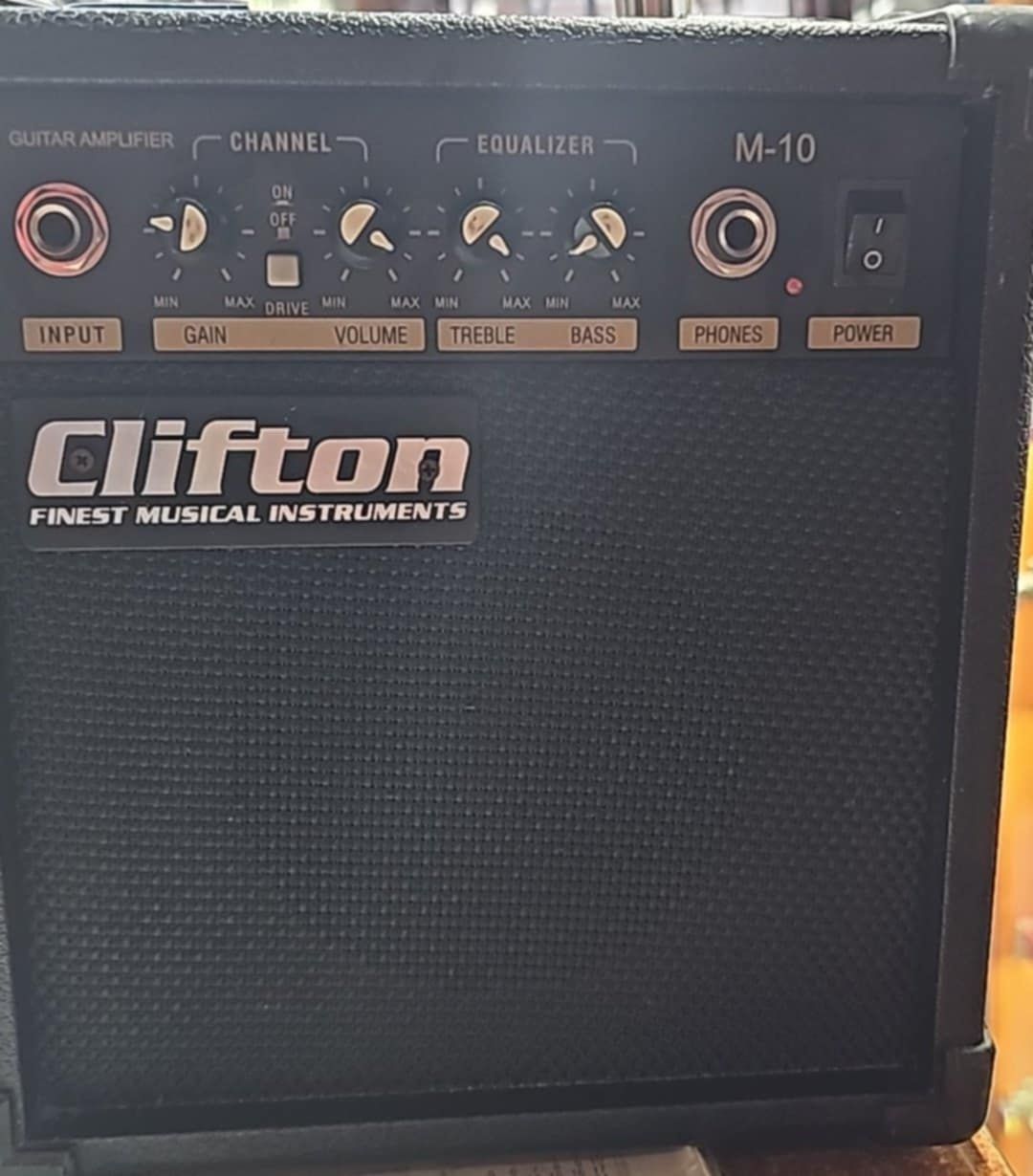 Wzmacniacz gitarowy Clifton M-10