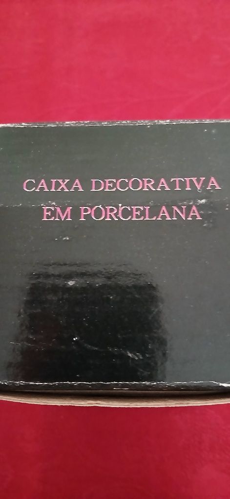 Caixa decorativa em porcelana, nova