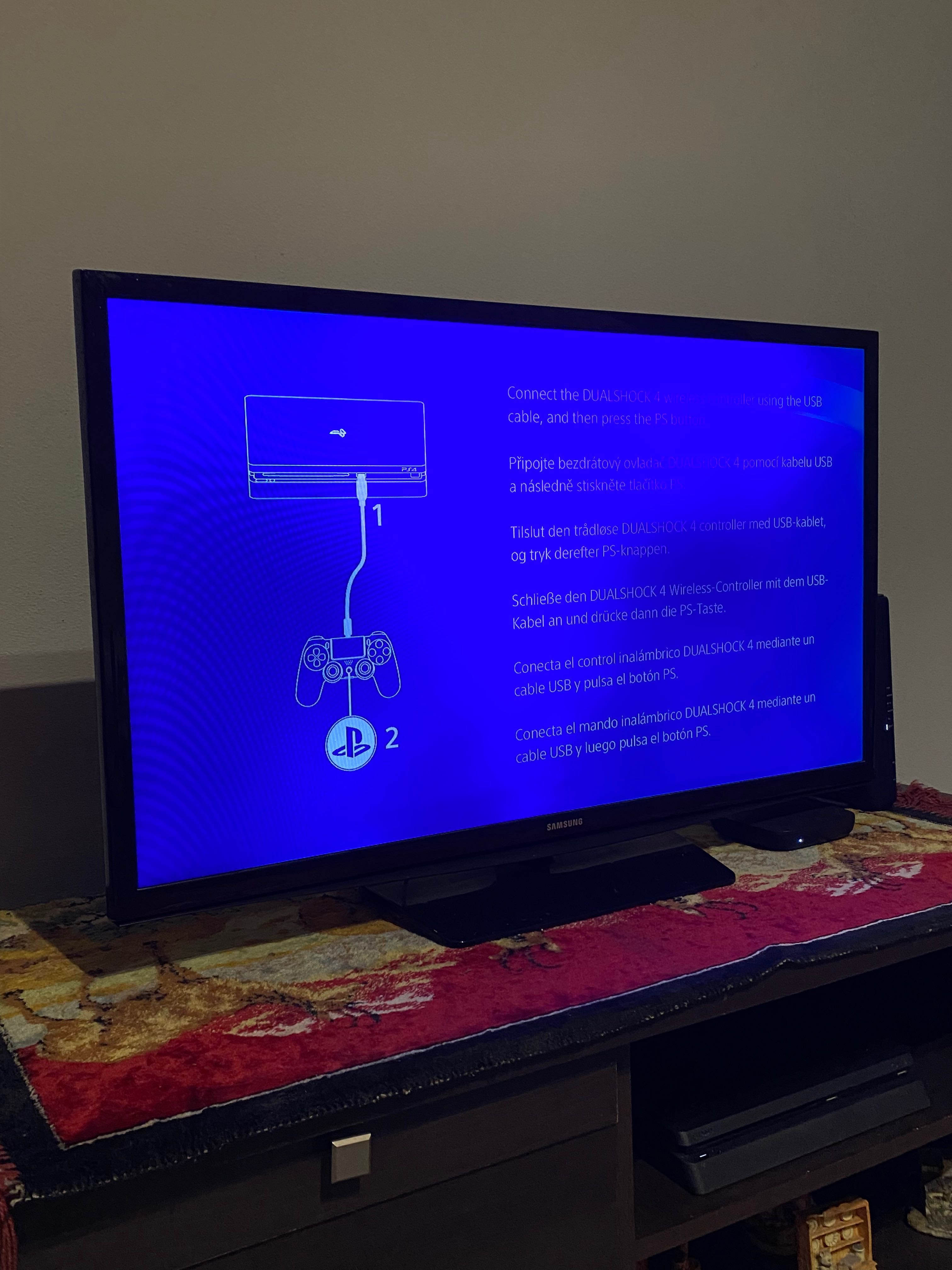 PS4 Slim 500GB + GTA V Premium Edition (bom estado)