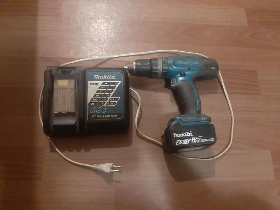 Шуруповерт Makita