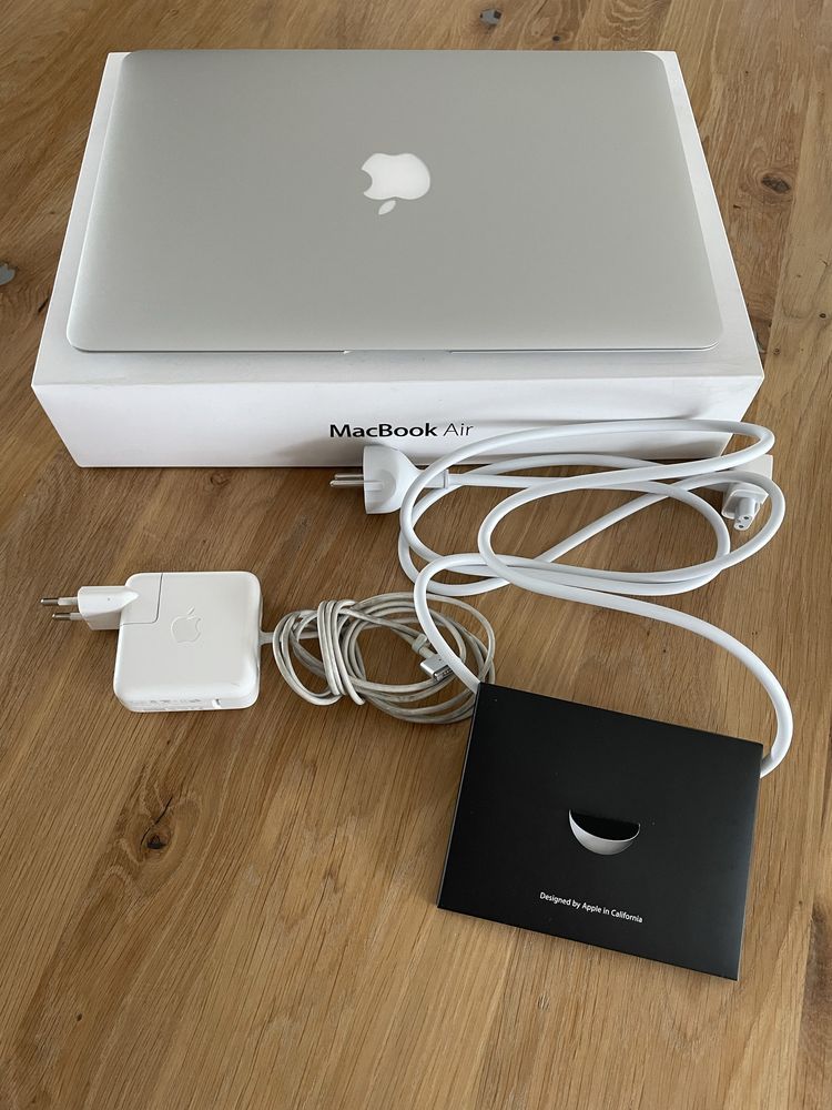 MacBook Air A1466 w idealnym stanie, srebrny