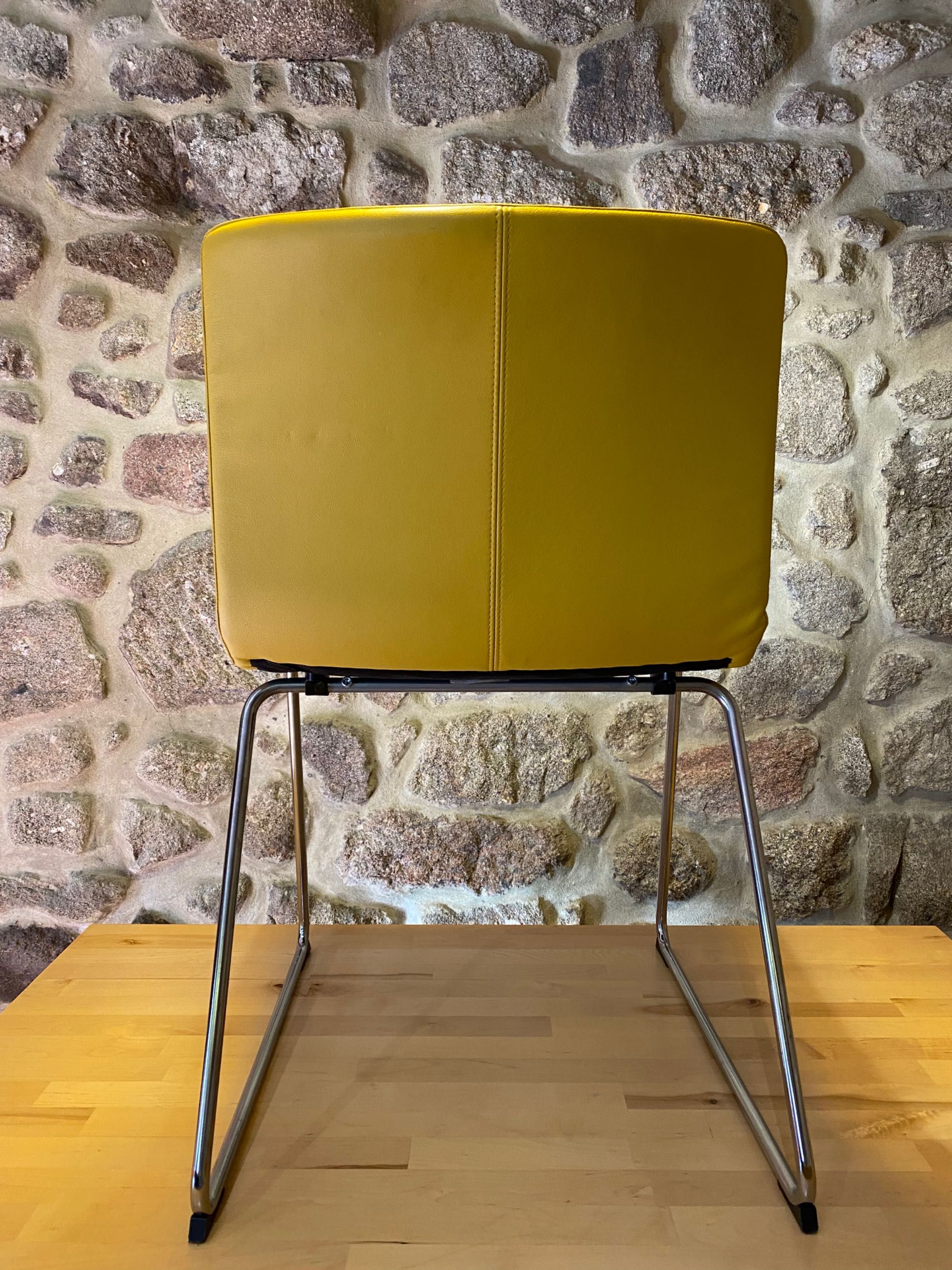Duas Cadeiras Bernhard, Ikea