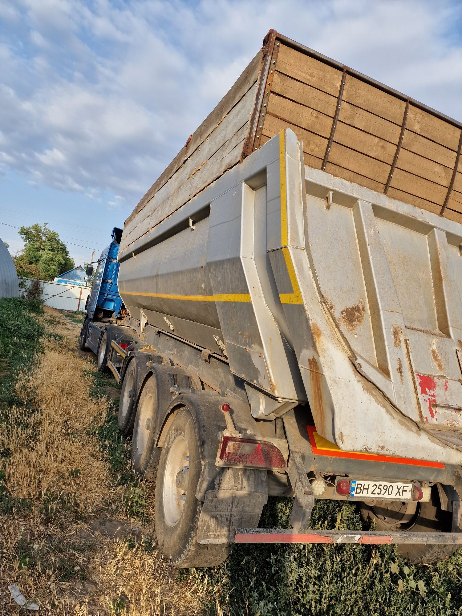 Самоскид напівпричіп