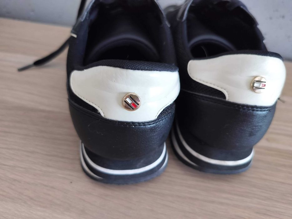 Tommy Hilfilger buty damskie 40 oryginalne lekkie logowane skóra dł26