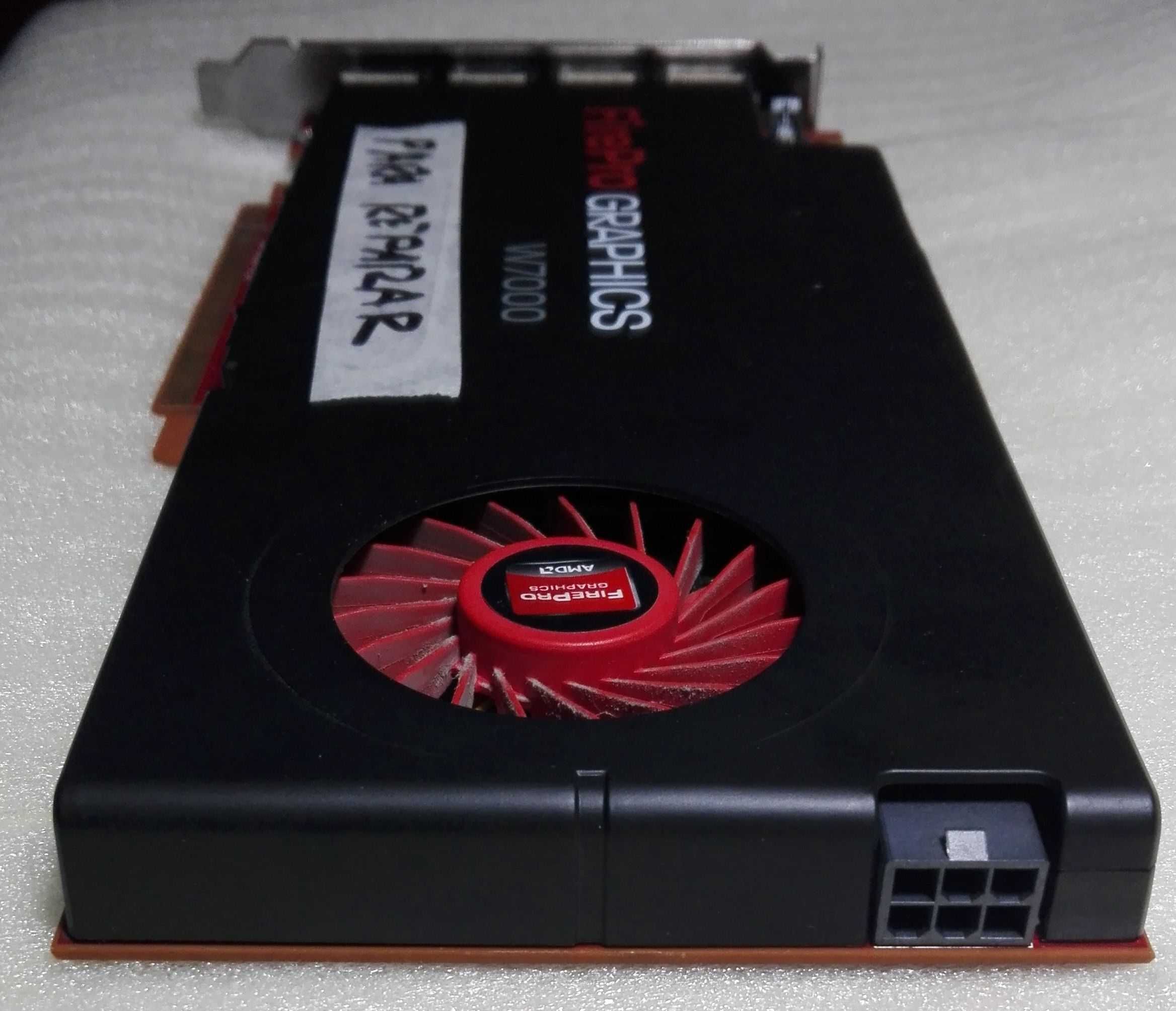 Placa gráfica Placa Firepro W7000 (avariada)
