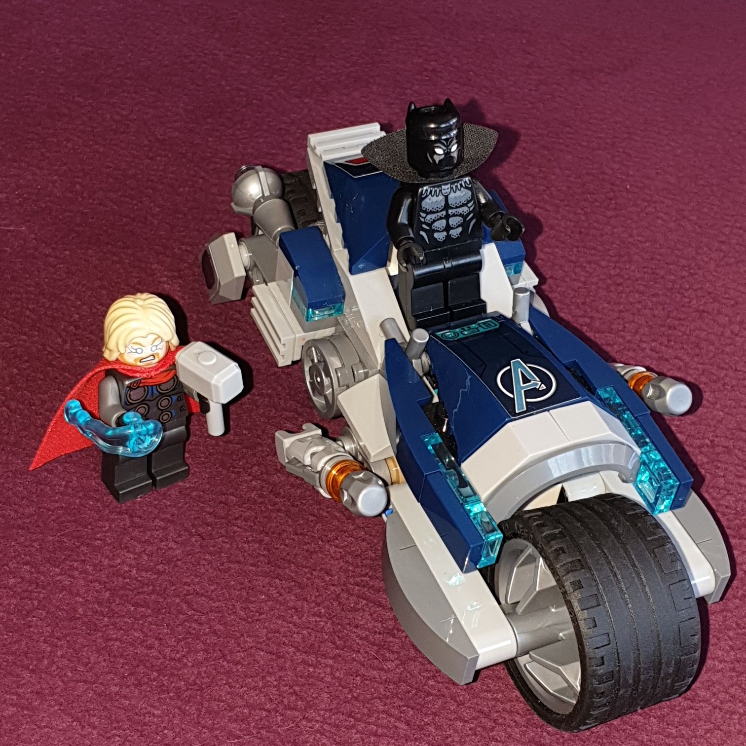 LEGO® Marvel Avengers Walka na motocyklu (76142)