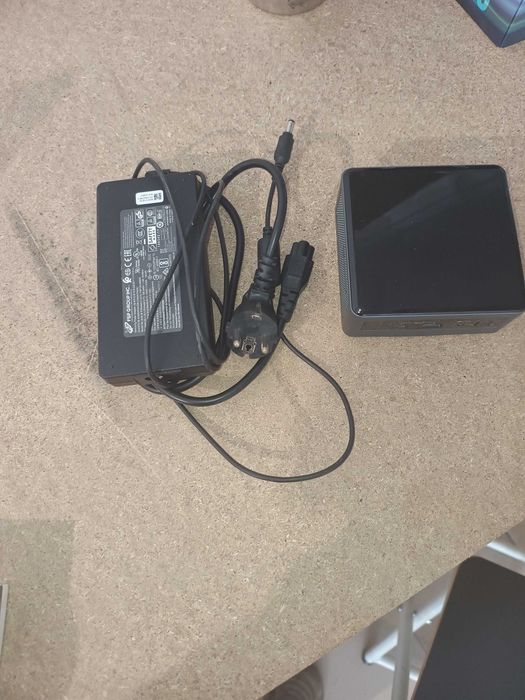 Мінікомп'ютер Intel NUC10 i7 FNH